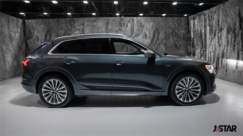 Used 2019 Audi e-tron Prestige w/ Prestige Package image 26