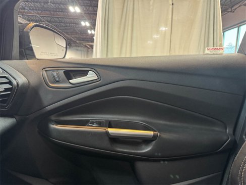 Used 2018 Ford Escape SEL image 40