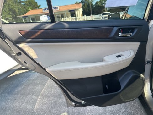 Used 2016 Subaru Outback 2.5i Limited image 9