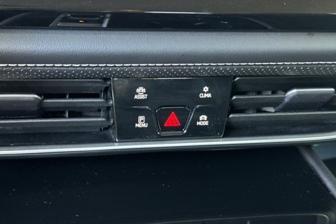 Used 2024 Volkswagen Atlas SE image 30