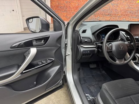 Used 2024 Mitsubishi Eclipse Cross SE image 9