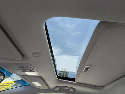Used 2013 Hyundai Elantra SE image 16