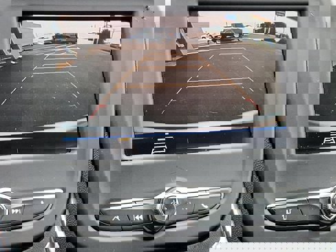 Used 2021 Chevrolet Equinox LT w/ Driver Convenience Package image 18