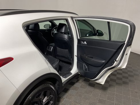 Used 2022 Kia Sportage Nightfall Edition image 32
