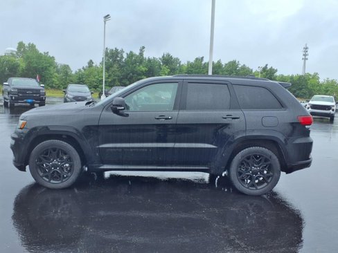 Used 2021 Jeep Grand Cherokee Limited X image 2