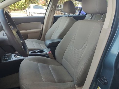 Used 2011 Ford Fusion SE image 2