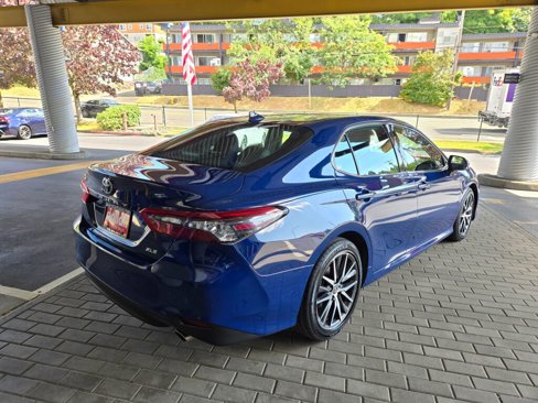 Used 2023 Toyota Camry XLE w/ Cold Weather Package image 5