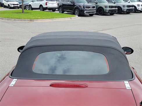 Used 2006 MAZDA MX-5 Miata image 23