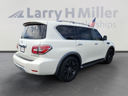Used 2018 Nissan Armada Platinum w/ Interior Lighting Package image 5