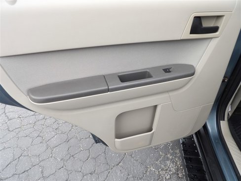 Used 2012 Ford Escape XLT image 19