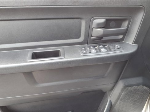 Used 2017 RAM 1500 Express image 7