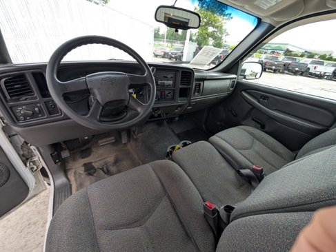 Used 2005 Chevrolet Silverado 1500 W/T image 4