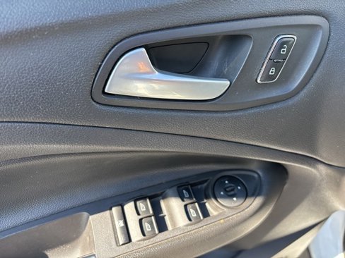 Used 2013 Ford Escape SE image 16