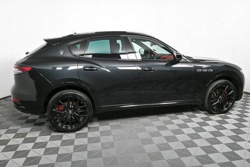 Certified 2022 Maserati Levante GT image 30