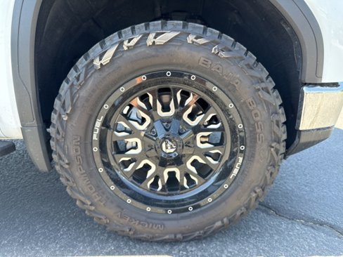 Used 2023 GMC Sierra 1500 SLT w/ X31 Off-Road Package image 9
