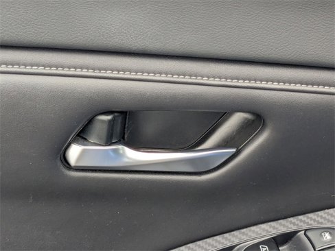 Used 2020 Nissan Sentra SV image 13