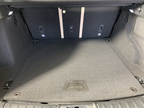 Used 2017 Jaguar F-PACE Premium image 19