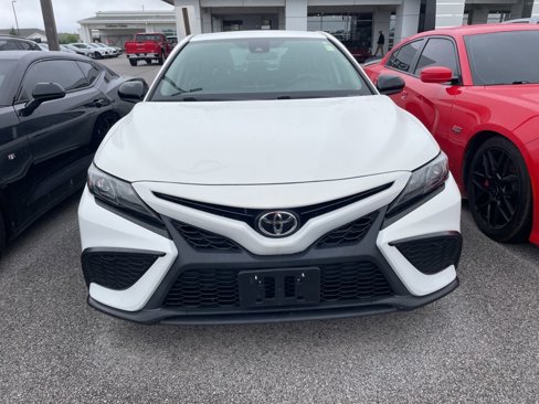 Used 2021 Toyota Camry SE image 4