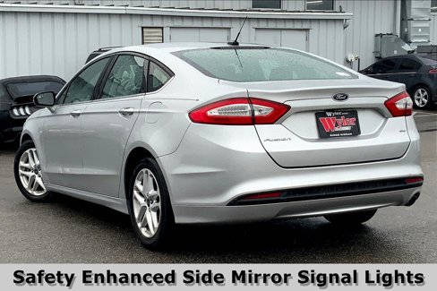 Used 2016 Ford Fusion SE image 11