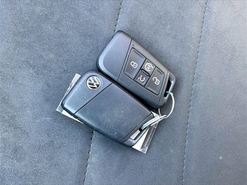 Used 2022 Volkswagen Taos SE w/ IQ.Drive SE Package image 11