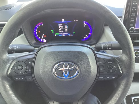 Certified 2021 Toyota Corolla LE image 30