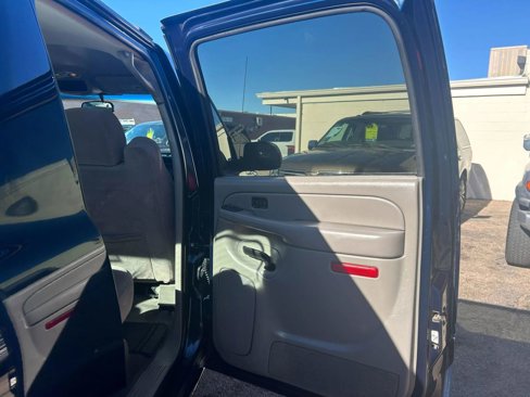 Used 2005 Chevrolet Avalanche LS w/ Onstar Plus Package image 35