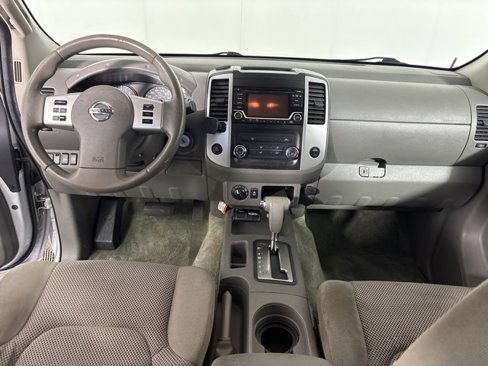 Used 2016 Nissan Frontier SV image 19