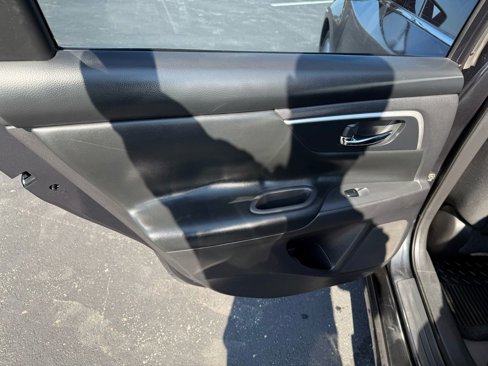 Used 2016 Nissan Altima 2.5 SV image 16
