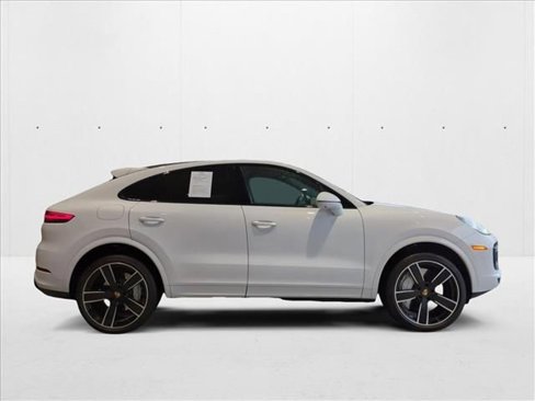 Used 2023 Porsche Cayenne Turbo image 6