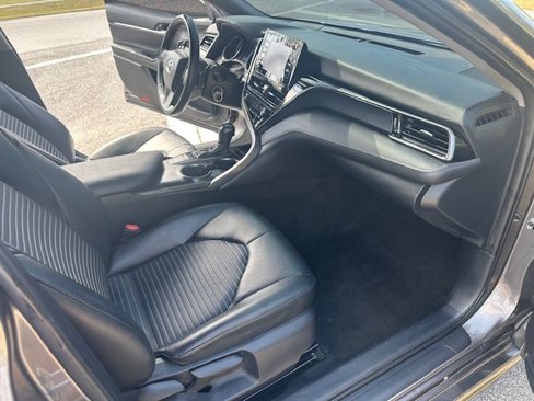 Used 2022 Toyota Camry SE image 14