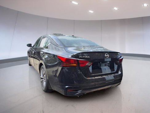 Used 2024 Nissan Altima 2.5 SV w/ SV Premium Package image 3