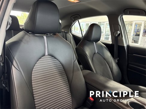 Used 2021 Toyota Camry SE w/ Carpet Mat Package (TMS) image 14