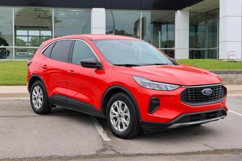 Used 2024 Ford Escape Active image 1