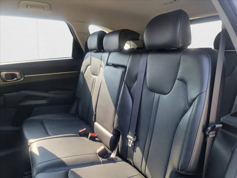 Used 2021 Kia Sorento S image 13