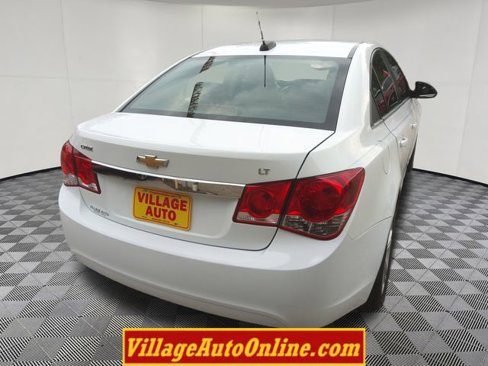 Used 2015 Chevrolet Cruze LT image 12