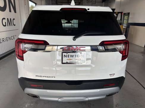 Used 2023 GMC Acadia SLE image 34