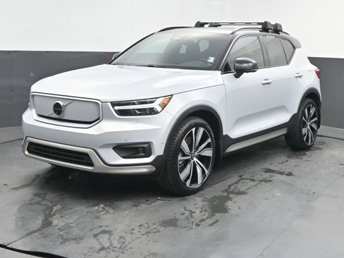 Certified 2022 Volvo XC40 P8 Recharge Ultimate image 3