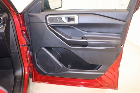 Certified 2020 Ford Explorer XLT w/ Equipment Group 202A image 22