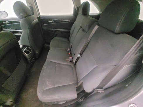 Used 2020 Kia Sorento LX image 18