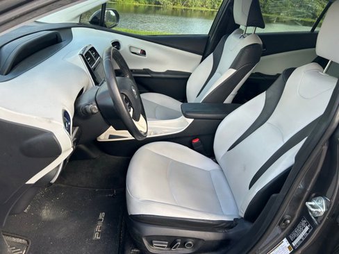 Used 2016 Toyota Prius Four Touring image 14