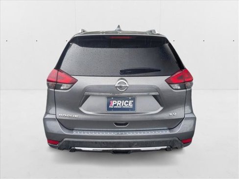 Used 2018 Nissan Rogue SV image 6