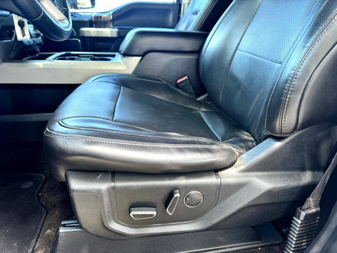 Used 2018 Ford F250 Lariat w/ Lariat Value Package image 30