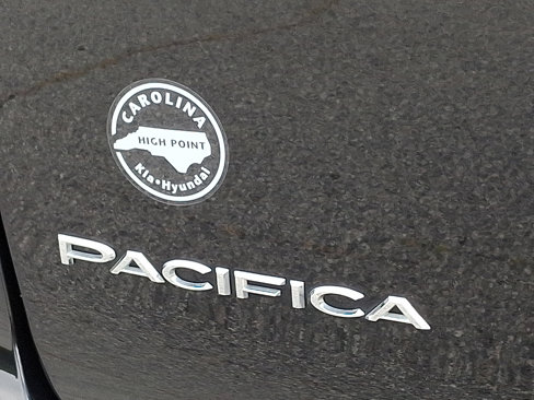 Used 2020 Chrysler Pacifica Limited image 31
