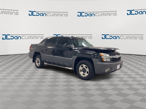 Used 2003 Chevrolet Avalanche 4x4 w/ Suspension Package, Off-Road image 2
