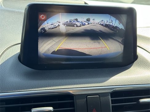 Used 2018 MAZDA MAZDA3 Grand Touring image 16