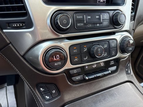 Used 2017 Chevrolet Suburban Premier image 27