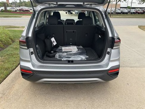 New 2025 Volkswagen Taos S image 13