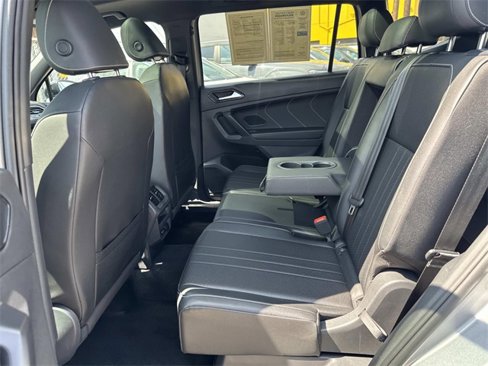 Certified 2023 Volkswagen Tiguan SE R-Line image 13