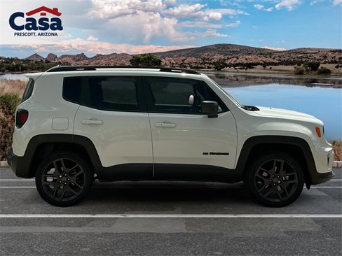 Used 2021 Jeep Renegade Latitude image 2