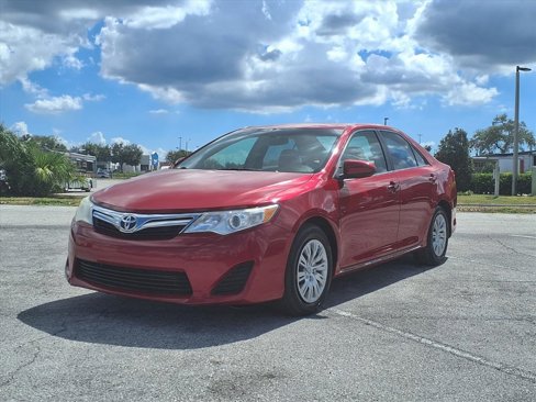 Used 2012 Toyota Camry LE image 3